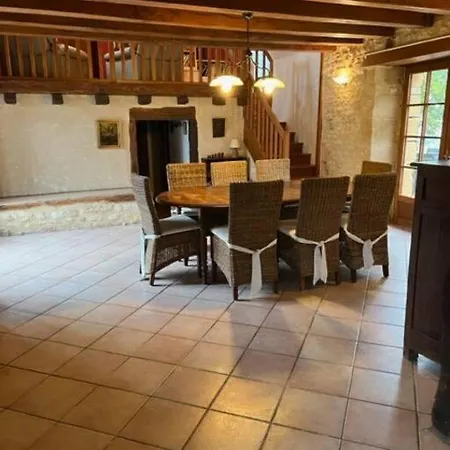 Grand Gite De La Bourrelie Feriehus